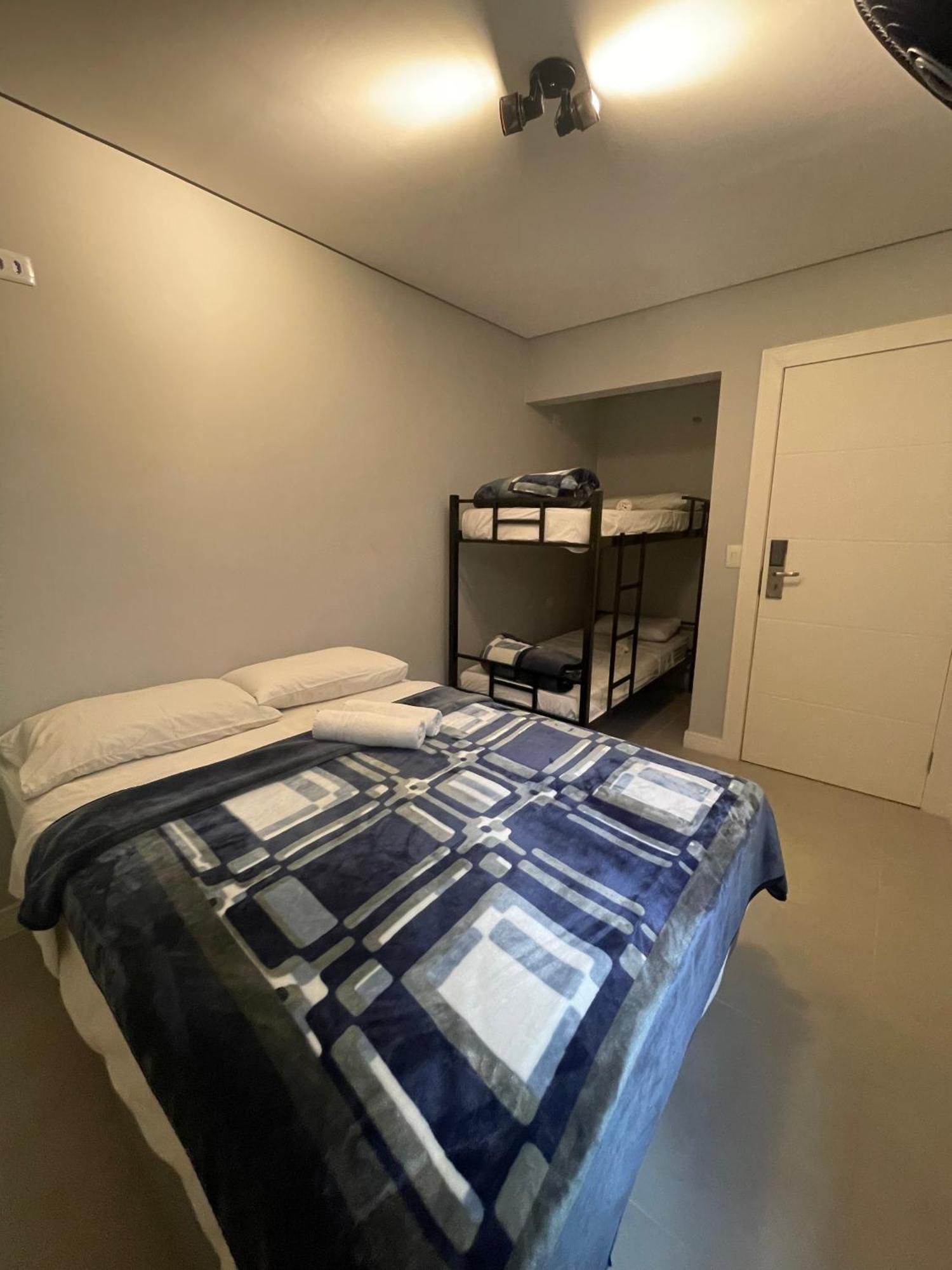 Quarto Quádruplo com Casa de Banho Partilhada