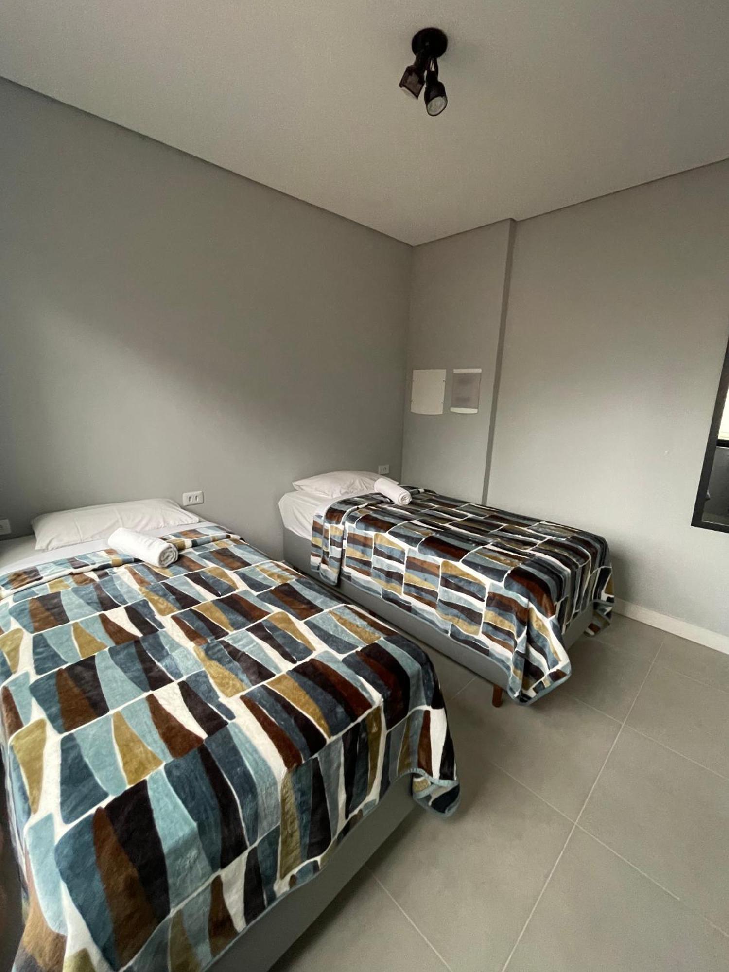 Quarto Twin com Casa de Banho Privativa